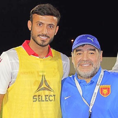 لاعب كرة قدم سابق في نادي الشعب الاماراتي💙❤️ ومشجع لنابولي الايطالي 💙