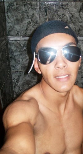 Sou uma pessoa mto gente boa, Sou jogador d Volei,
Tudo o que somos nasce com nossos pensamentos.
http://t.co/LYLTvfjViV