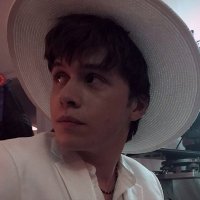 l a u r a ♡ (@lxrwky) 's Twitter Profile