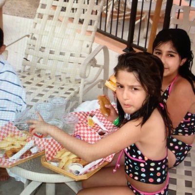 chloebenyamin's profile picture. 