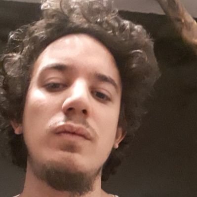 Que se yo me queria hacer un Twitter porque aca esta el bardo siganme no los voy a defraudar