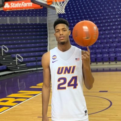 All glory to God • 6'7 • Tx✈️Iowa • RIP Papa •Northern Iowa MBB Graduate #24🏀🎓 @boosted_biz athlete