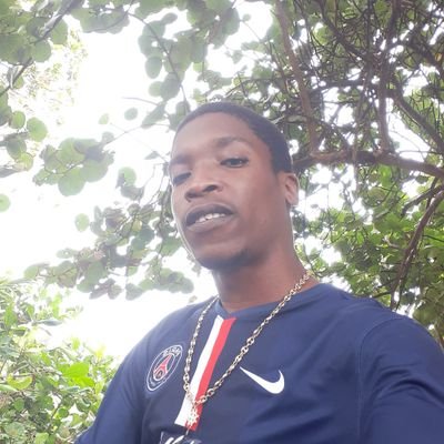 lppp_oggg's profile picture. je vis ma vie sans prise de tète les bonne chose arrive au gens qui savent vivres ...