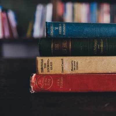 thebookshelf258's profile picture. A leitura é uma doença textualmente transmissível, geralmente contraída na infância. thebookshelf.contacto@gmail.com