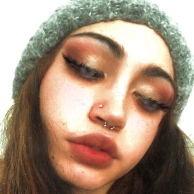 sophiabustam's profile picture. 