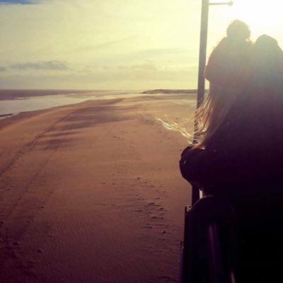 aprilbethanyx's profile picture. 