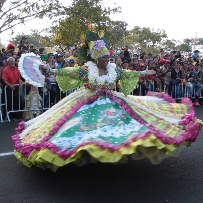 LA NEGRA TOMASA LA MADAMA DE GUAYANA SOY TOMASA SOY DE PAZ DE ALEGRIA DE SAZON  LO NEGATIVO LO CONVIERTO EN POSITIVO LEAL SIEMPRE A MI PATRIA QUERIDA