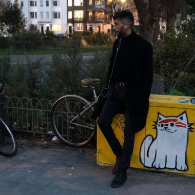 سبحان الله ، الحمدلله ، لا اله الا الله ، الله اكبر.