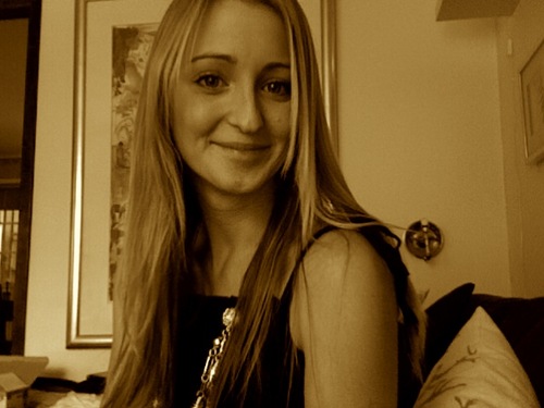 Amelie0226's profile picture. Swedish woman, came to USA in 2005. Lived & travelled all over the place =). LOVE traveling, meeting people, my family, psych, learning & more