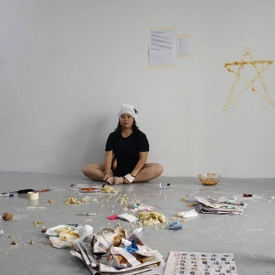 Singapore based Live Artist. Loves art, lives art. She/her #methodhominid2019 • https://t.co/RDvxMlu6ud