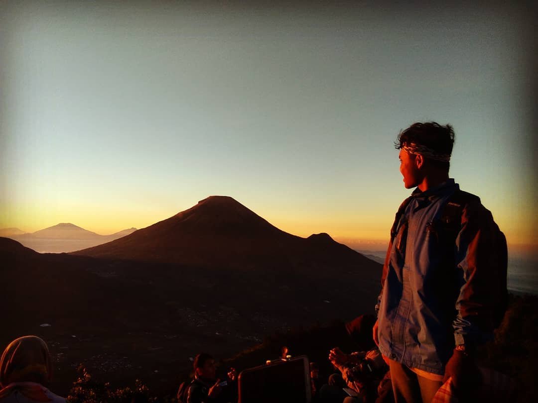 ShidiqAmrullah's profile picture. buat bercanda doang, kalau serius kerumah