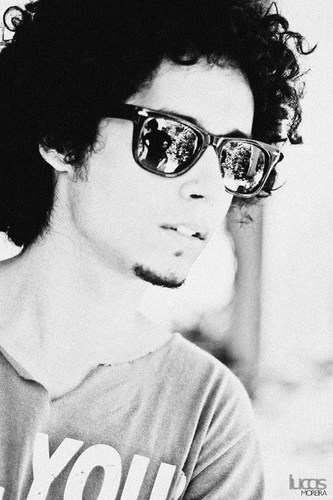 bailarino,artista nato,líder e o resto quem conhece sabe!