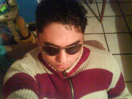Rokero de corazon pero me adecuo a la ocasion,emprendedor no me doblego ante nada sin miedo a la muerte me agrada la adrenalina...Soy sangre Azul de corazon...