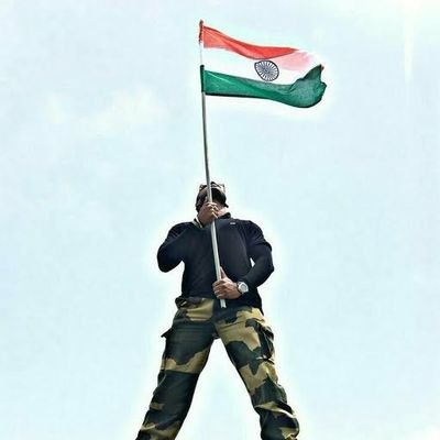 commando
अपना घर छोड़ कर, सरहद को अपना ठिकाना बना लिया,
जान हथेली पर रखकर, देश की हिफाजत को अपना धर्म बना लिया.
जय हिन्द