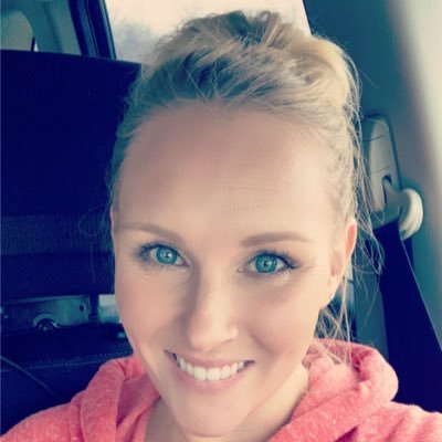 Wife, Mom, Singer. Lover of music, books and food.