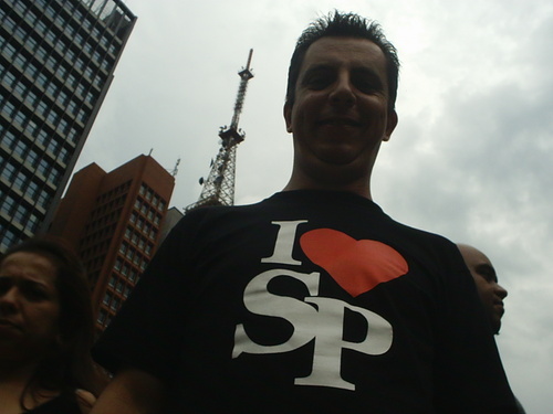 _olivares's profile picture. Paulistano, corinthiano, batista, locutor, jornalista. Nessa ordem.