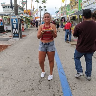 17hochstetlerg's profile picture. NHS
Hate swirly pasta
Except in pasta salad 🤷