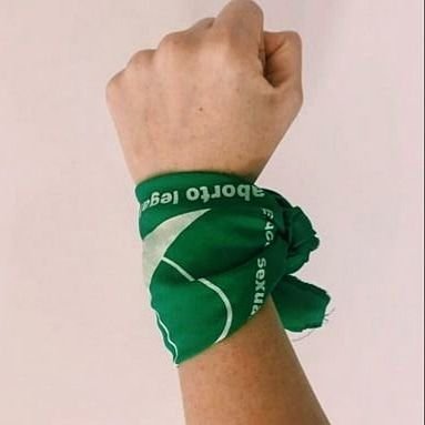 • El karma de vivir al sur •
Abogada feminista. DDHH, género y libertad de expresión. Actualmente trabajando en @ColumbiaGFoE
Opiniones a título personal