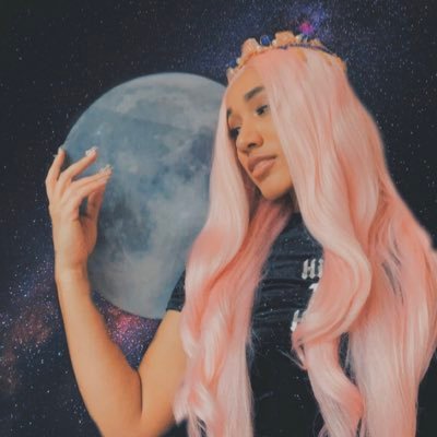 Hii I’m Gemma your local Moon Goddess making ASMR videos ✨