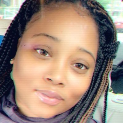 🗣She’s a real ☝️ you gotta treat her different , She gotta vibe you won’t find anywhere else, She’s comfortable in her own skin , She is Me 🌺🌸🌼♋️♋️♋️