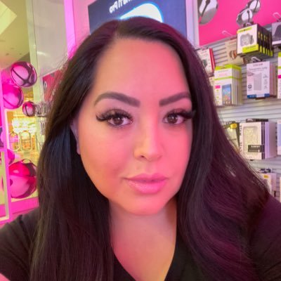 RSM • LEAD ‘23 👩🏻🎓 Dog Mom 🐕Travel Bug 🌎 #UnCarrier #WLAN