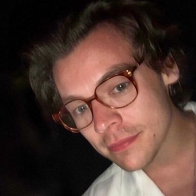 olha se eu soubesse q eu ia nascer crescer e virar harry girl teria ido embora na primeira punheta do meu pai - fan account