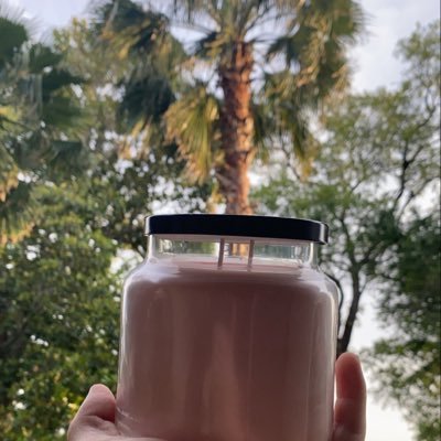 Natural, Hand poured beeswax & coconut oil candles. ♨️🕯
Located in Jacksonville beach, Florida🏖