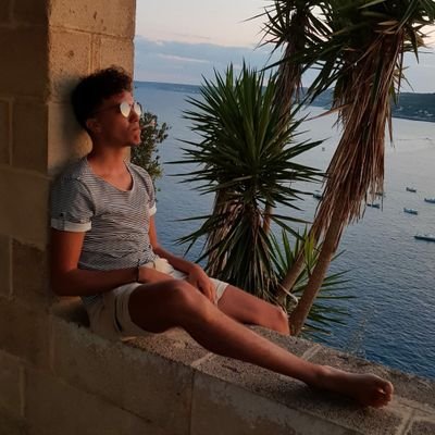 iRizzo24's profile picture. Studente di ingegneria a Modena, terrone, rosso qb, (bio)degradabile.