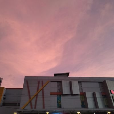 dee_sny's profile picture. Hamba yg tertawan dosanya|Peminum Kopi|Pengagum senja dan bintang malam|Terlalu sering tidak stabil|Jazzer|Introvert yang blakblakan