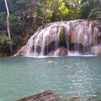 ChrisJordan92's profile picture. Average Height.