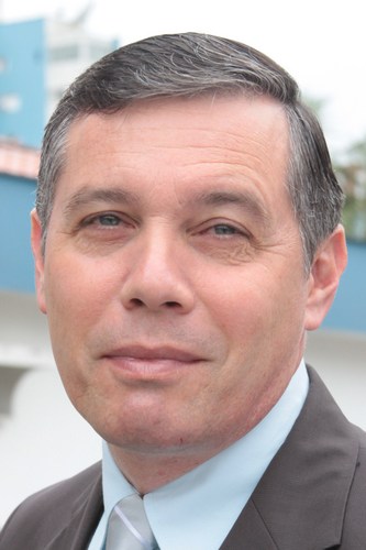 Radialista, evangélico, P. Auxiliar IEQ-sede,  casado com Ivete e pai das filhas abençoadas Patrícia e Caroline. Sou feliz pois JESUS é minha fonte de Energia
