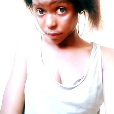 r_khaz's profile picture. Life isn't as black & white as I made it out to be ..... it's a f...ing rainbow 🌈 and I couldn't have asked 4 a sweeter deal than that 😋✌