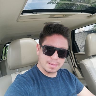 gerryrobledom's profile picture. abogado, amante de los autos, melomano, hater, anti trendy