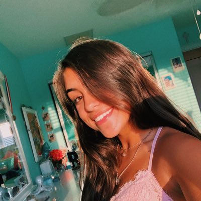 BellaModerno's profile picture. always bored