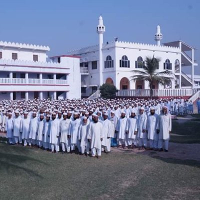 MadrasaK's profile picture. Reeding Quran