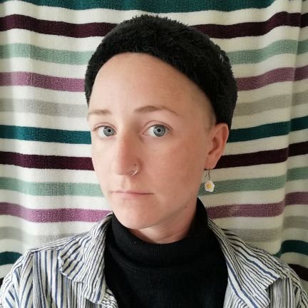 Poet & library worker, co-editor @paratextual | this is hunting (Distance No Object, 2019), rib-boning (@mootpress, 2019), lemon, egg, bread (Test Centre, 2017)
