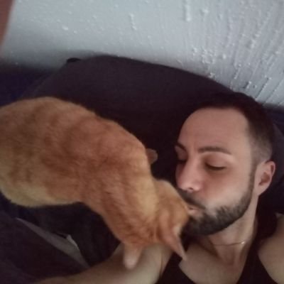 grorky's profile picture. 🔞🇫🇷 🇳🇱💚🌿🚲👙👌 #KhmerVert 
Fâché avec tout le monde ou presque.