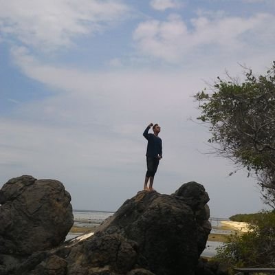 charissultan's profile picture. Hey ! Teruslah lalui hari tanpa mengeluh, & terbanglah mengambil jalanmu ! Saat tertidur, semua akan meleleh perlahan-lahan.