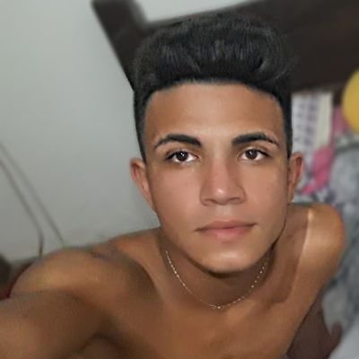 DJLeonardo21's profile picture. Inmensamente enamorado de las 6 cosas mas lindas: mi hijo, mi mujer, madre, familia, fútbol y Dios.