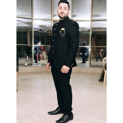 ShahnoorSiddi15's profile picture. बड़ी हैं सोच मेरी ,छोटी हैं इच्छाये 
10₹ की 🚬 और  5₹ ☕