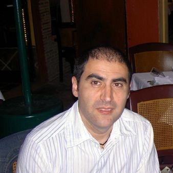 Profesor de Filosofía, licenciado en Derecho, interesado en las TIC y en la educación en valores.