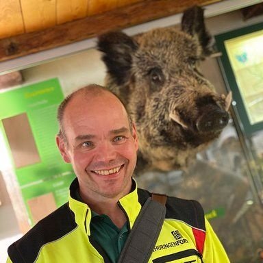 hier rein privat unterwegs aber mit Haltung und Standpunkten. geboren im wilden Osten, und heute Pendler zwischen West und Ost.