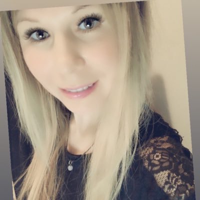 Creative software engineer 🍃 | Women Techmakers 💻👱♀️👯♀️ | Electronic keyboard player 🎶🎹 she/her | Tweets are my own 💎