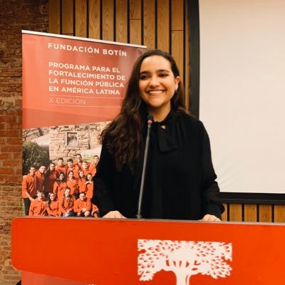 🧠 Políglota, amante del arte y crítica de la cotidiana. 📚 @sciencespo. Alumni 👩🏽‍🎓 @upfbarcelona, @georgetown, @redspbotin.