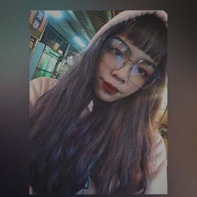 DzO88oJCsa2TIy5's profile picture. 台東排灣族，17歲
表演藝術科
我是男生~