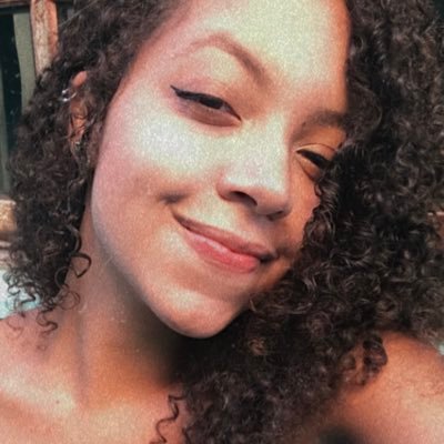 cês pensaram que eu não ia rebolar minha bunda hoje, né?