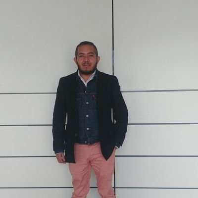 El Madrid no tiene padre el Madrid no tiene hermana sólo tiene una hija que viste de azulgrana.Real Madrid por siempre