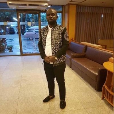 AttobraEba's profile picture. LE BONHEUR NE S’ACQUIERT PAS, IL NE RÉSIDE PAS SANS LES APPARENCES ,CHACUN DE NOUS LE CONSTRUIT À CHAQUE INSTANT DE SA VIE AVEC SON CŒUR.