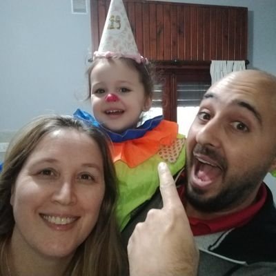 Fan de la vida, de los amigos y la familia. Fan de Boca Junior en futból e Indiana Pacers en basquet. Chabas. Rosario. Argentina