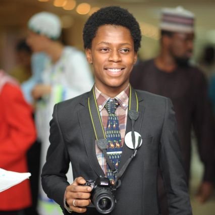 Photographer📷📸
Graphics designer 🖥️💻
Translator (English, Arabic, Hausa and Turkish)